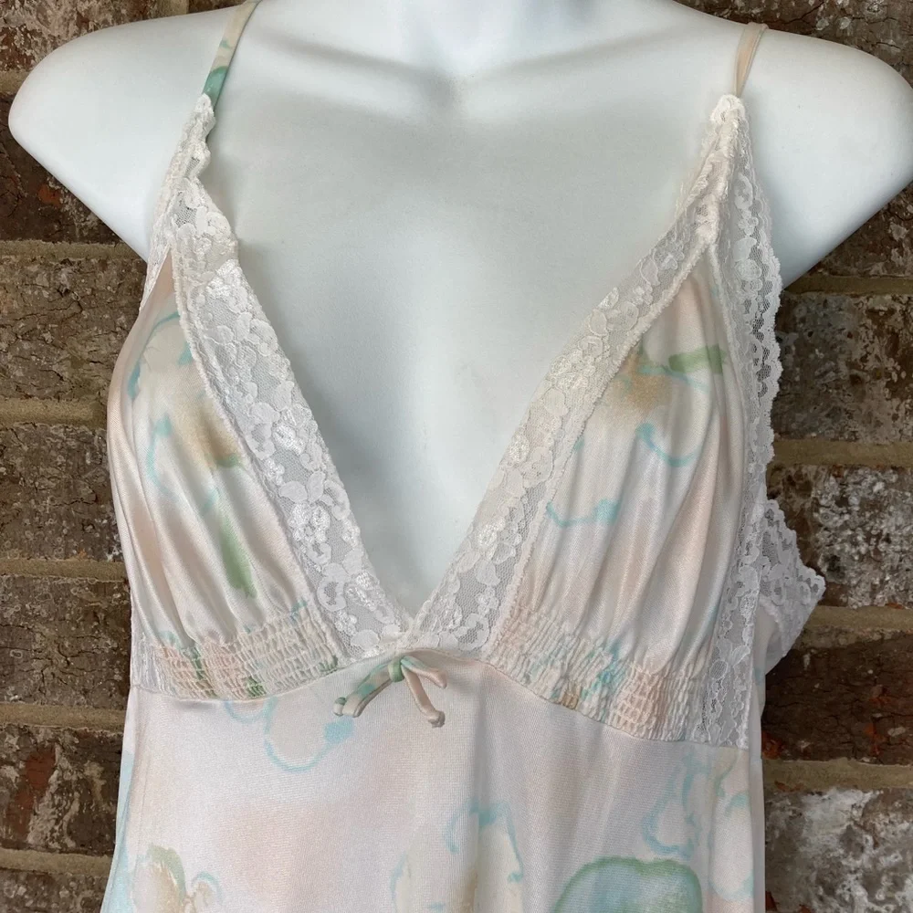 2 Piece Vintage CHEVETTE Nightgown Robe Floral Size M/L ILGWU